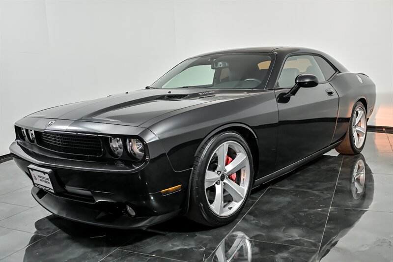 Used 2010 Dodge Challenger SRT8 RWD image 5