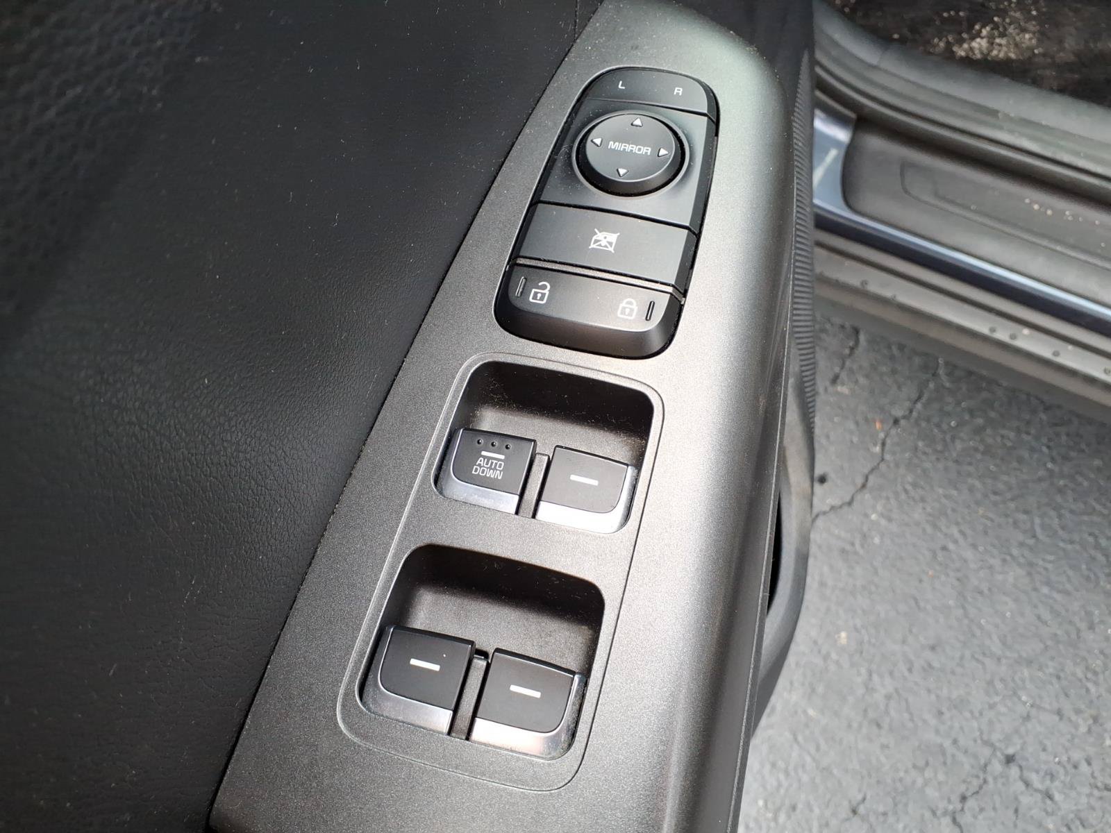 Used 2019 Kia Sportage LX AWD/4WD image 17