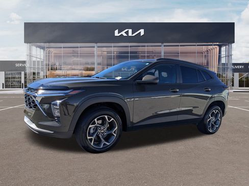 Used 2024 Chevrolet Trax LT w/ Driver Confidence Package image 6