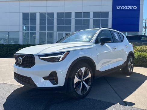 Certified 2026 Volvo XC40 B5 Plus AWD/4WD image 41
