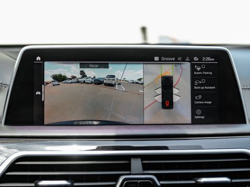 Used 2020 BMW 750i xDrive w/ Executive Package AWD/4WD image 21