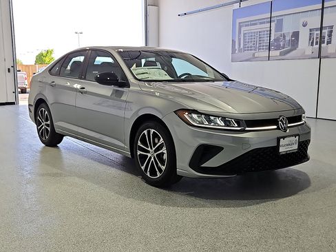 New 2026 Volkswagen Jetta Sport FWD image 5