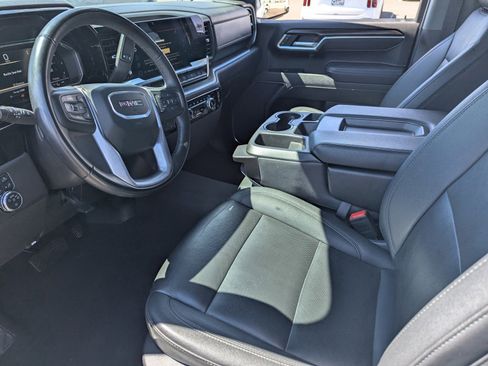 Used 2025 GMC Sierra 1500 SLT image 9