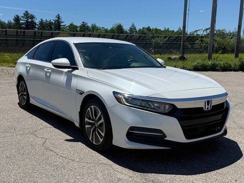Used 2018 Honda Accord Hybrid image 7