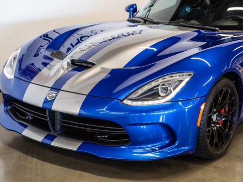 Used 2013 SRT Viper GTS w/ GTS Laguna Interior Pkg RWD image 18