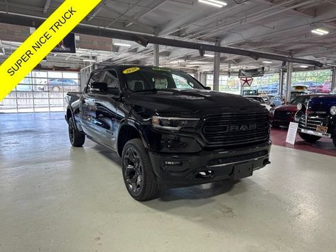 Used 2020 RAM 1500 Limited w/ Black Appearance Package AWD/4WD image 7