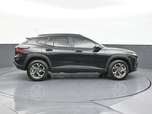 New 2026 Chevrolet Trax LT w/ Driver Confidence Package FWD image 12