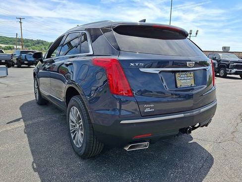 Used 2018 Cadillac XT5 Luxury w/ Driver Awareness Package AWD/4WD image 5