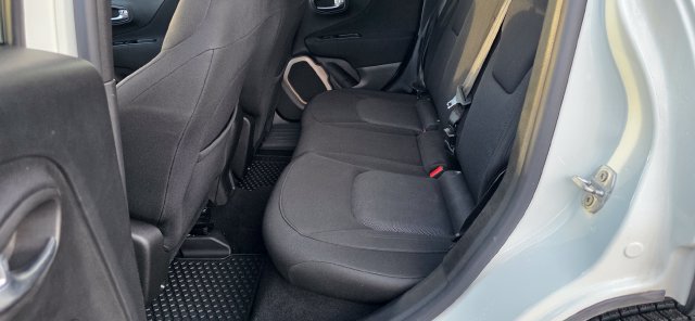 Used 2016 Jeep Renegade Latitude w/ Cold Weather Group AWD/4WD image 11