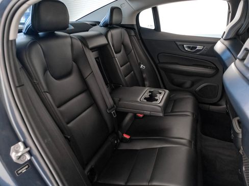 Used 2021 Volvo S60 T5 Momentum image 28