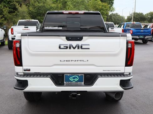 Certified 2025 GMC Sierra 2500 Denali Ultimate AWD/4WD image 8