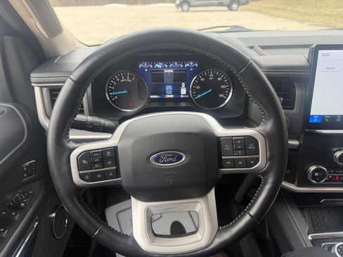 Used 2022 Ford Expedition Max XLT image 13