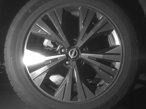 Used 2023 Nissan Rogue SV image 15