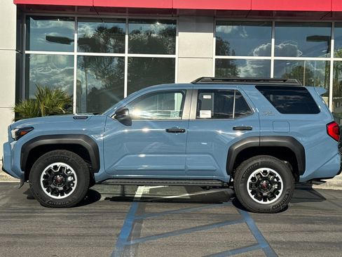 Used 2025 Toyota 4Runner TRD Off-Road image 9