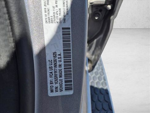 Used 2022 RAM 1500 Laramie AWD/4WD image 17