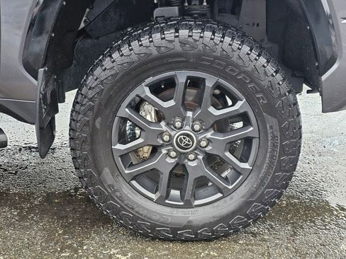 Used 2023 Toyota Tundra Platinum image 10