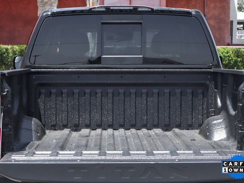 Used 2020 Nissan Titan SV w/ SV Convenience Package image 8