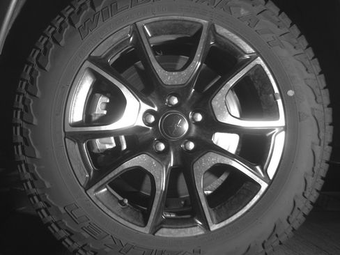 Used 2025 Jeep Compass Trailhawk image 12