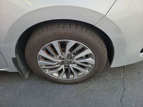 Used 2017 Toyota Corolla XLE image 9