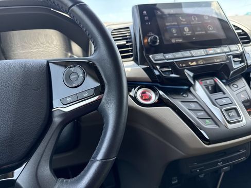 Used 2023 Honda Odyssey Touring image 18