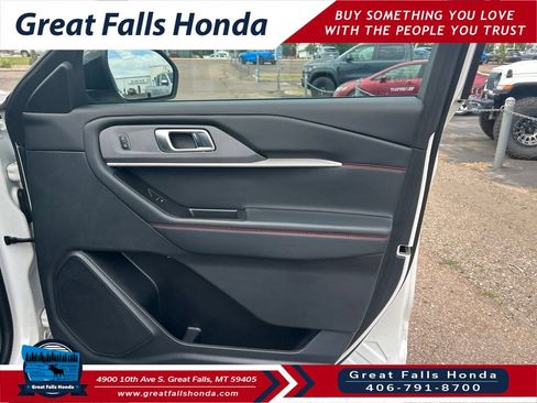 Used 2025 Ford Explorer ST-Line w/ ST-Line Street Pack AWD/4WD image 34