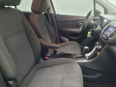 Used 2020 Chevrolet Trax LS w/ Tint and Cruise Package FWD image 21