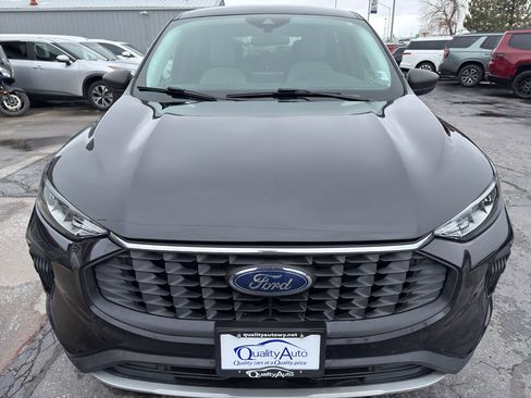 Used 2023 Ford Escape Active AWD/4WD image 3
