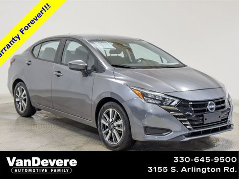 Used 2025 Nissan Versa SV image 1