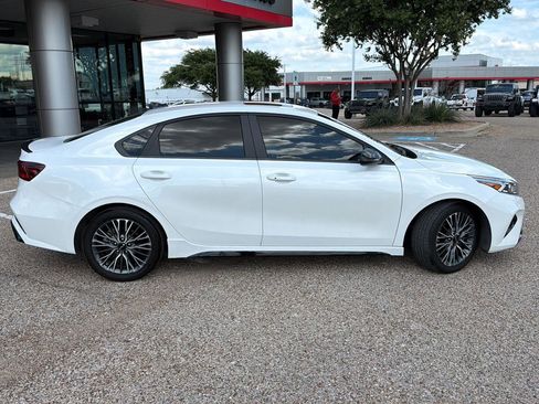 Used 2024 Kia Forte GT-Line w/ GT-Line Premium Package FWD image 2