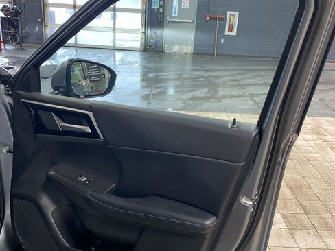 Used 2023 Mitsubishi Outlander SE image 28