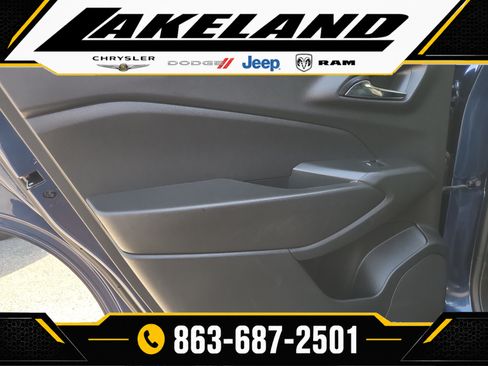 Used 2024 Chevrolet Trax LT FWD image 10