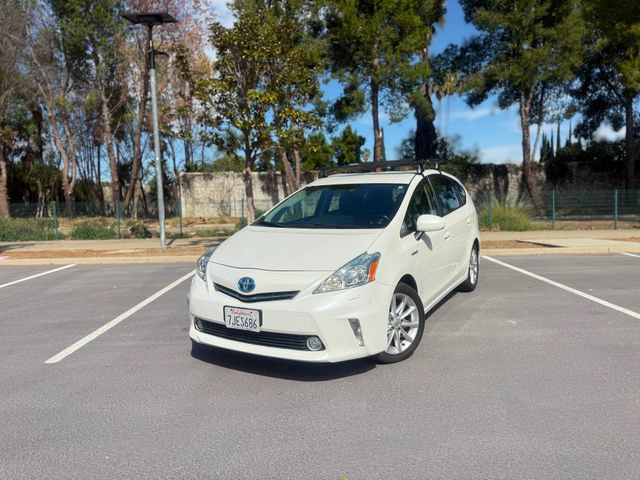 Used 2014 Toyota Prius V Five FWD image 10