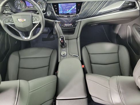 Certified 2025 Cadillac XT6 Premium Luxury w/ Technology Package FWD image 16