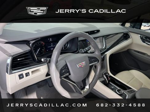 Used 2022 Cadillac XT6 Premium Luxury FWD image 8