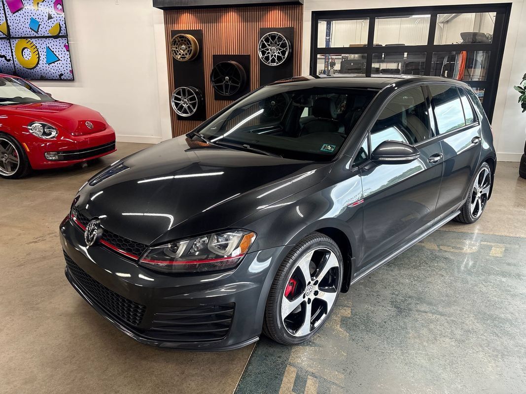 Used 2016 Volkswagen GTI SE w/ Lighting Package (SEL) FWD image 3
