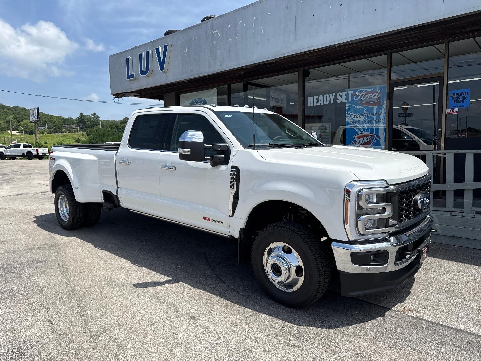 New 2026 Ford F350 Lariat w/ Lariat Premium Package AWD/4WD image 1