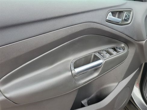 Used 2018 Ford Escape Titanium image 19