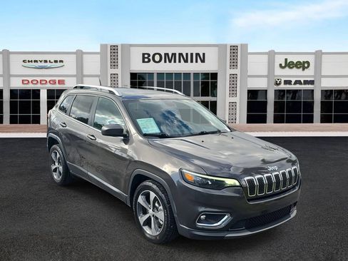 Used 2019 Jeep Cherokee Limited FWD image 2