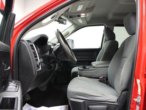 Used 2015 RAM 2500 Tradesman w/ Chrome Appearance Group AWD/4WD image 11