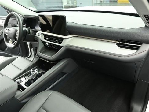 Certified 2025 Ford Explorer Active w/ Active Comfort Package image 31