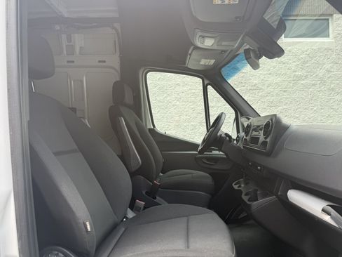 Used 2019 Mercedes-Benz Sprinter 170 image 10