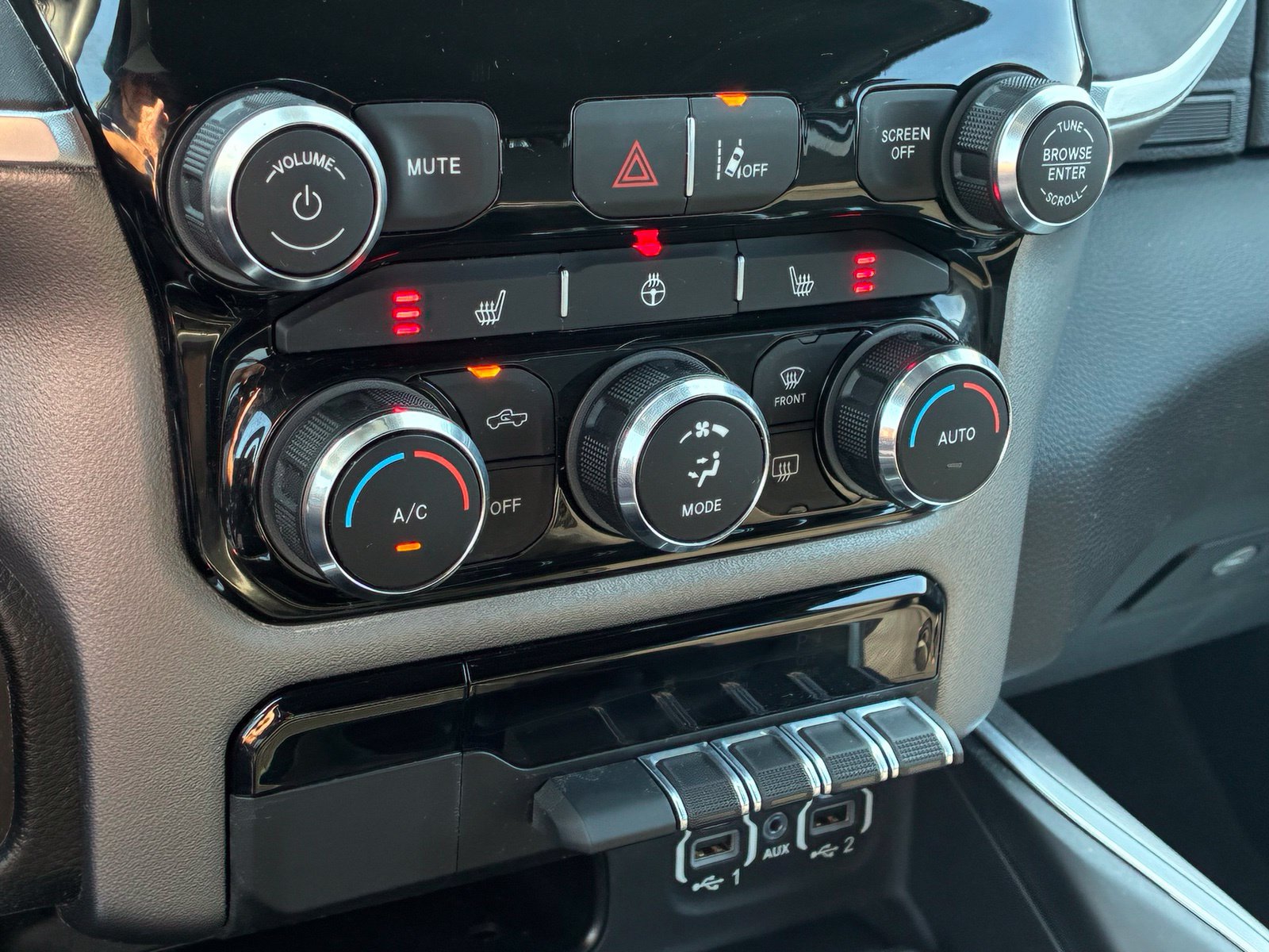 Used 2022 RAM 1500 Big Horn AWD/4WD image 7
