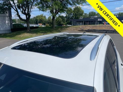 Used 2023 Volkswagen Tiguan SE w/ Panoramic Sunroof Package AWD/4WD image 10