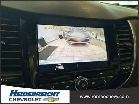 Used 2021 Chevrolet Trax LT w/ LT Convenience Package AWD/4WD image 22