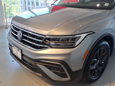 Used 2024 Volkswagen Tiguan SE w/ Panoramic Sunroof Package AWD/4WD image 7