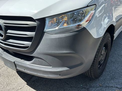 Used 2021 Mercedes-Benz Sprinter 2500 w/ Premium Package image 29