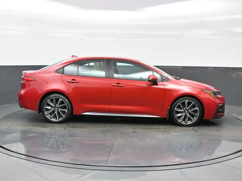 Used 2021 Toyota Corolla SE w/ Carpet Mat Package (TMS) image 7