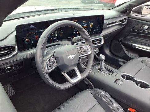 Used 2024 Ford Mustang GT Premium image 8