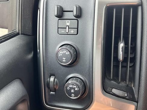 Used 2018 Chevrolet Silverado 1500 LT w/ All Star Edition AWD/4WD image 30