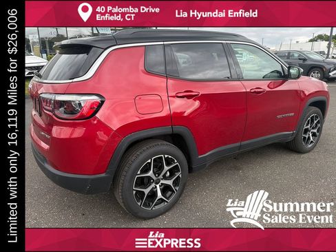 Used 2025 Jeep Compass Limited AWD/4WD image 3